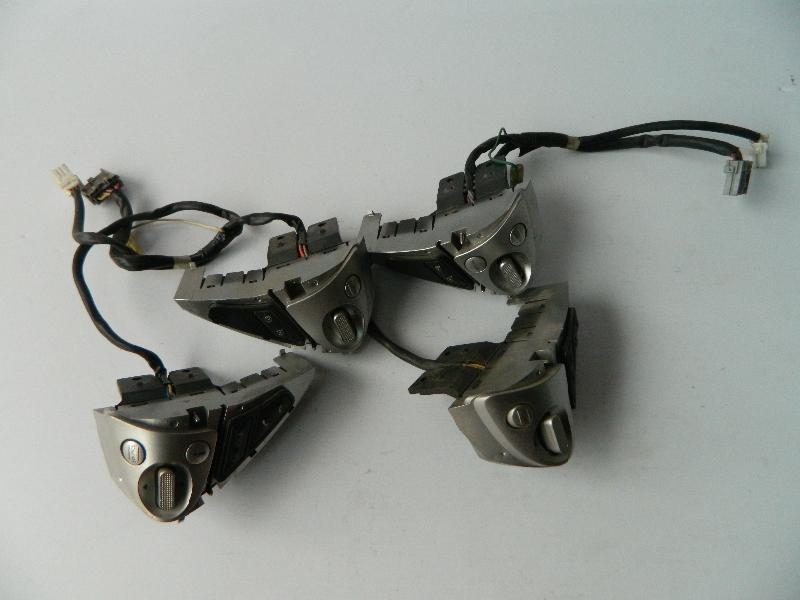 Nissan Juke 2014-2018 Direksiyon Kumandası Düğmeleri Orjinal