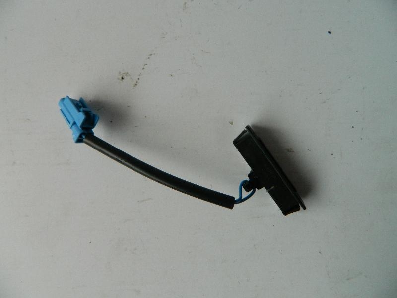 Nissan Note 2006-2008 Bagaj Açma Switch Orjinal Parça