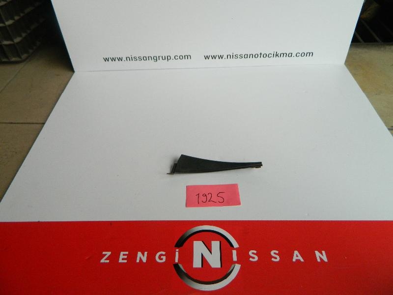 Nissan Qashqai J10-2007-2010 Cam Köşe Bakaliti Orjinal Çıkma