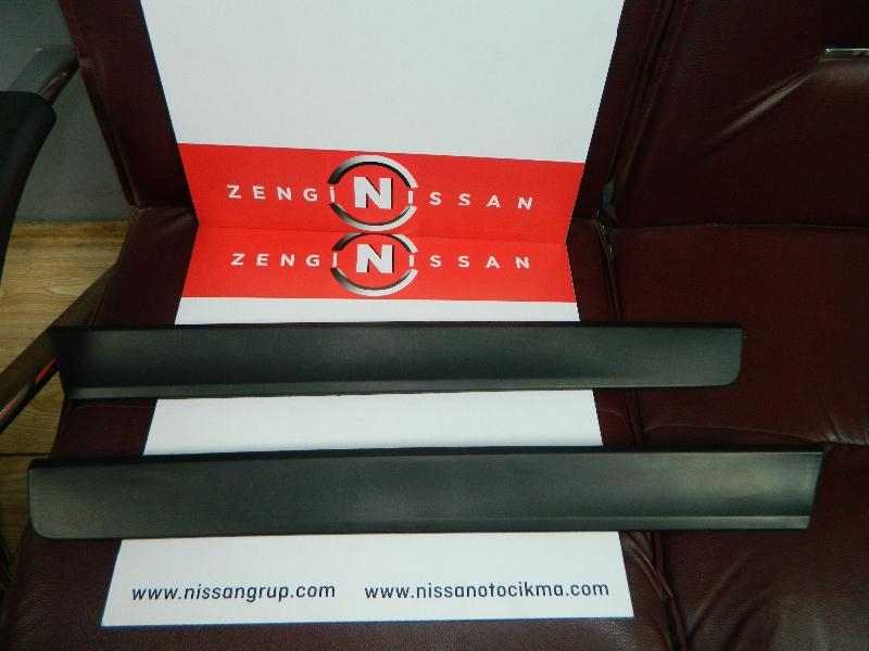 Nissan X-Trail T32 2014-2017 Arka Kapı Çıtaları Sağ Sol