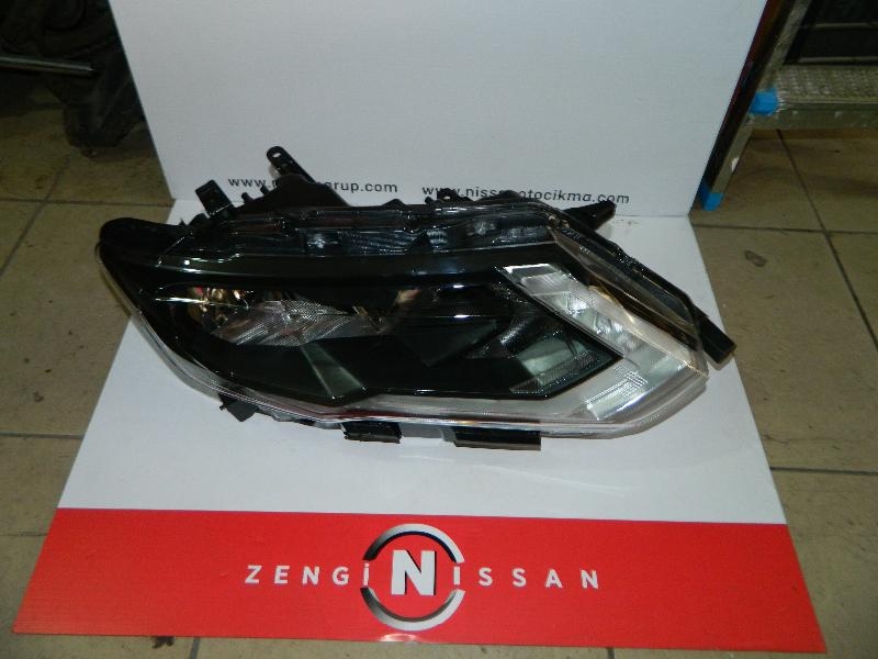 Nissan X-Trail T32 -2018-2021 Sağ Far Orjinal Parça